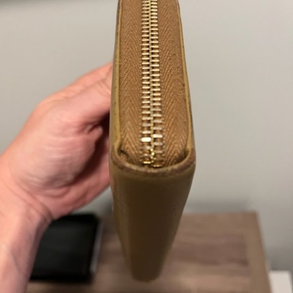 Beige Saint Laurent YSL Chevrette Zip Around Leather Wallet - Picture 2 of 6